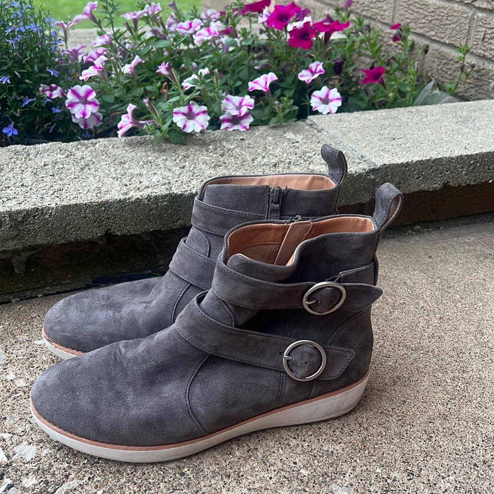 FIT FLOP grey booties - size 8
